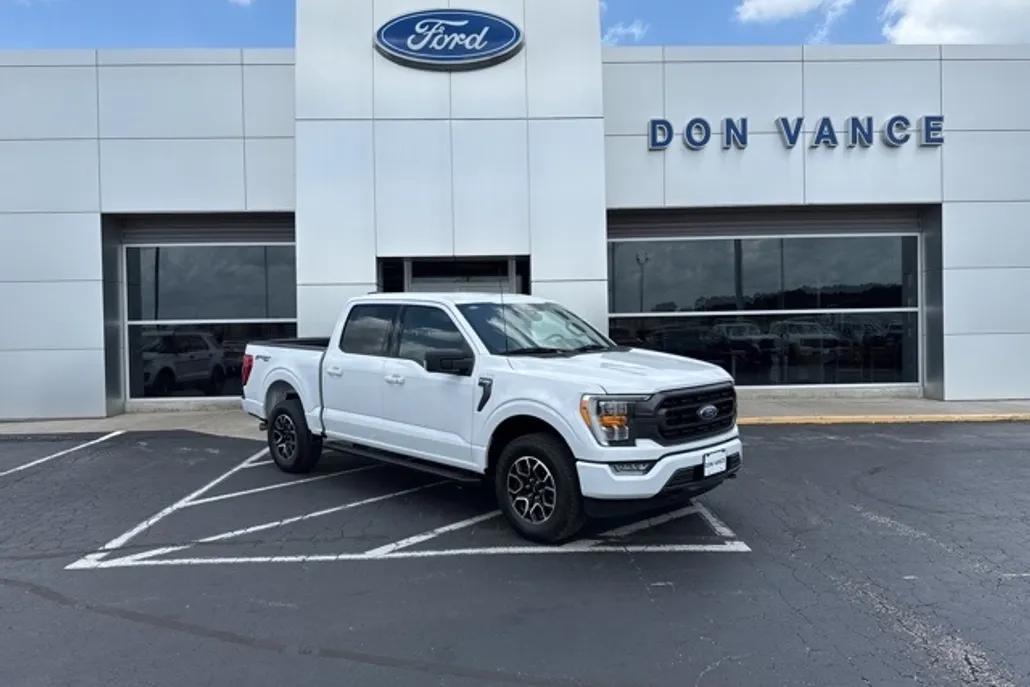 2023 Ford F-150 XLT photo 1