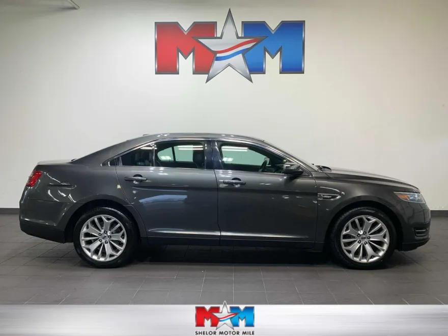 2019 Ford Taurus Limited photo 1