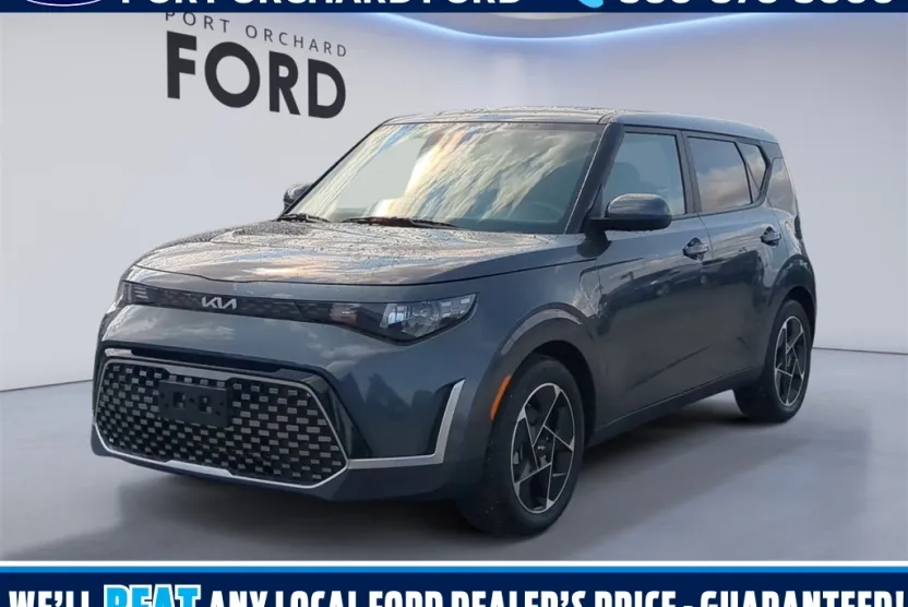 2023 Kia Soul EX photo 1