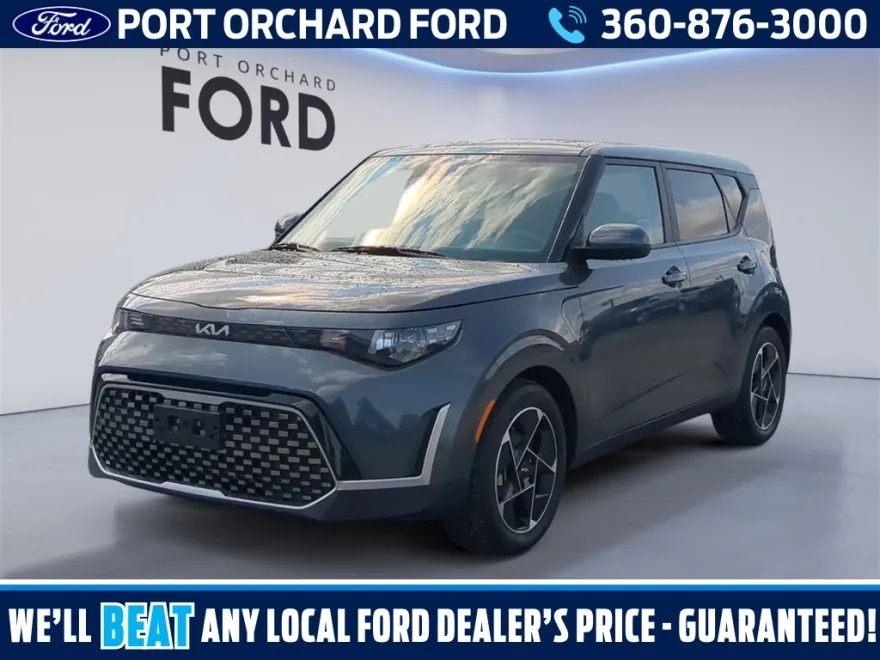 2023 Kia Soul EX photo 1