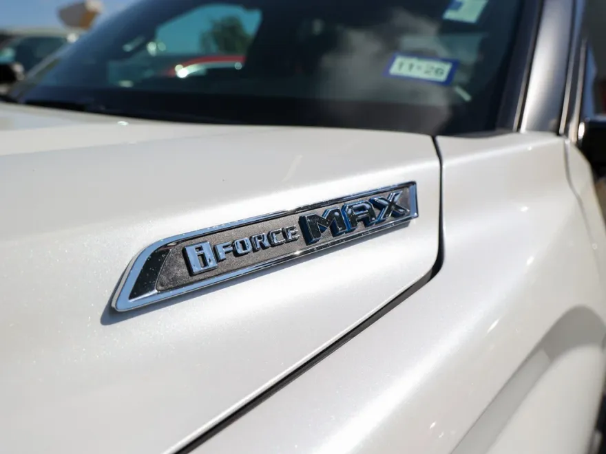 2025 Toyota Tundra Limited photo 1