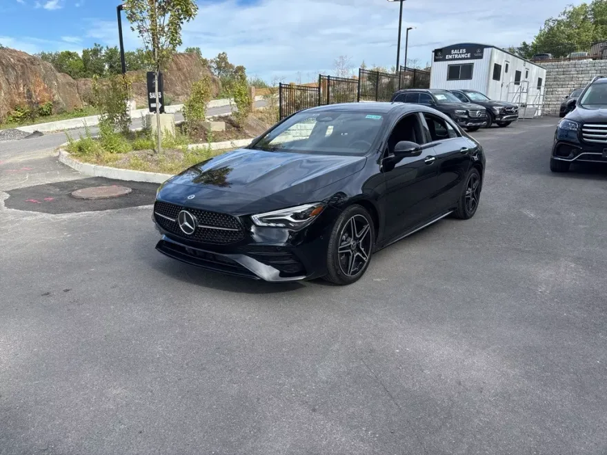 2025 Mercedes Benz CLA 250 4MATIC photo 1