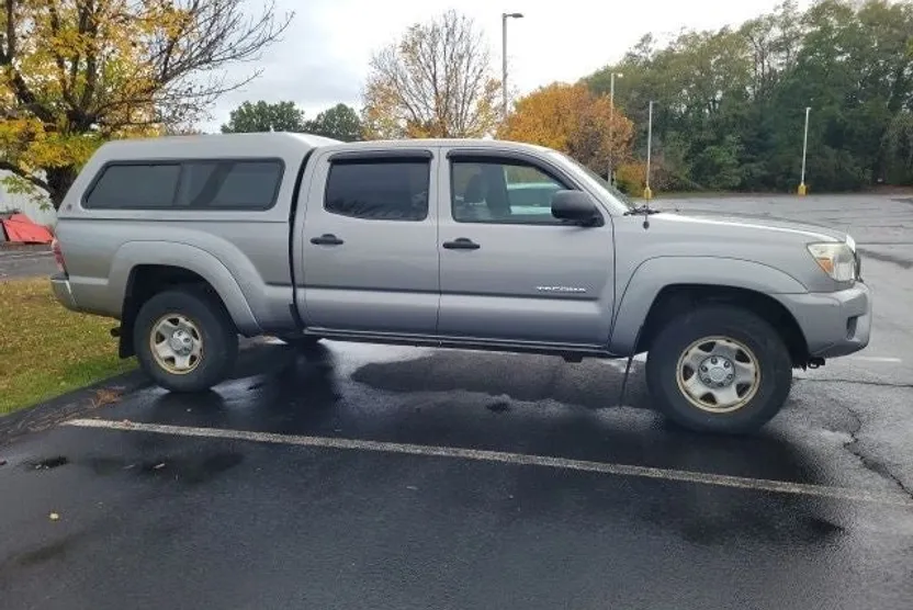 2015 Toyota Tacoma Base V6 photo 1