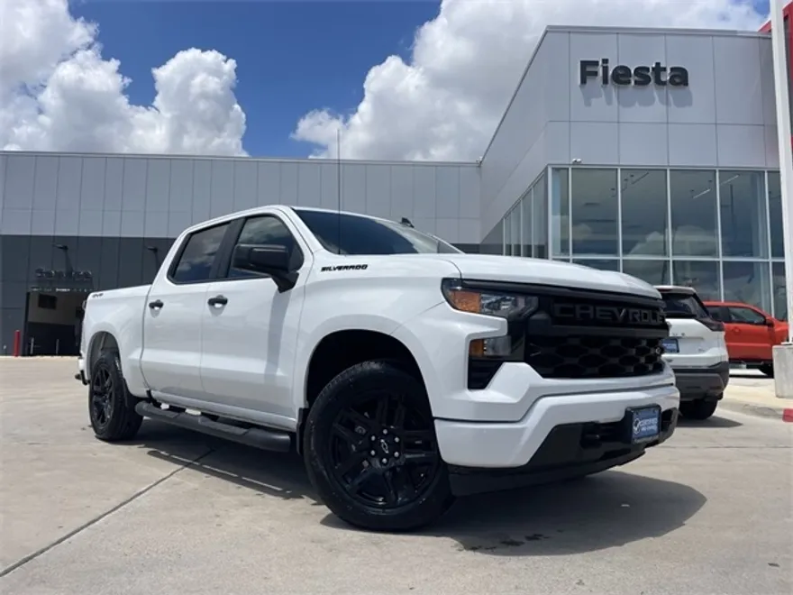 2024 Chevrolet Silverado 1500 Custom photo 1