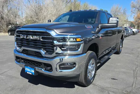 2025 Ram 2500 Tradesman photo 2