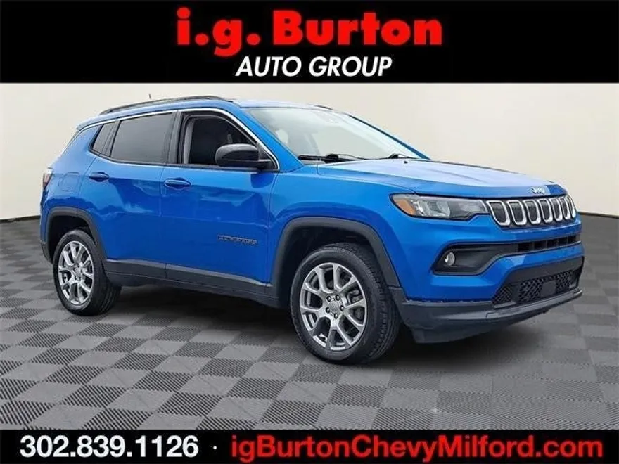 2022 Jeep Compass Latitude Lux photo 1