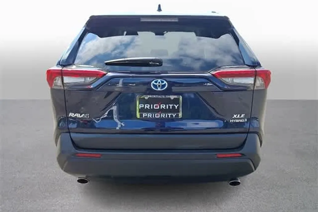 2023 Toyota RAV4 Hybrid XLE photo 1