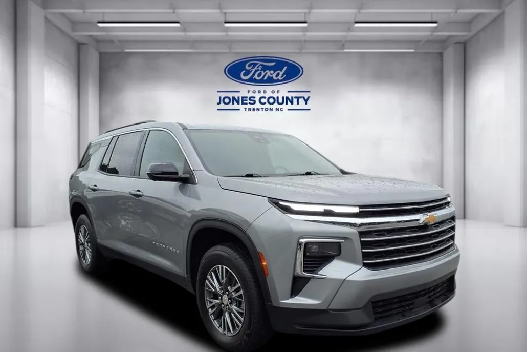 2024 Chevrolet Traverse photo 1