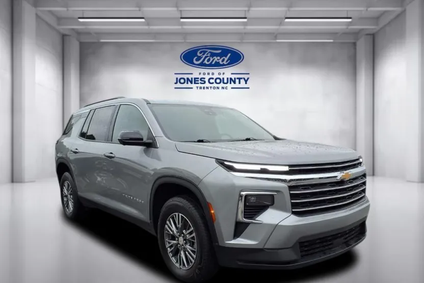 2024 Chevrolet Traverse photo 1