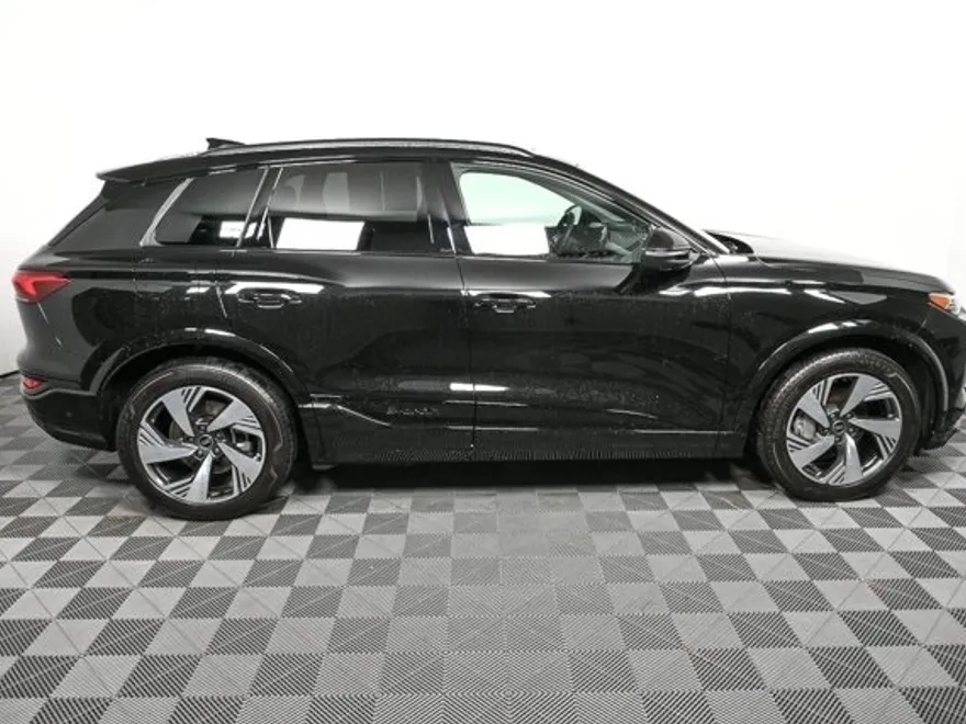 2025 Audi Q6 E-tron Premium photo 1