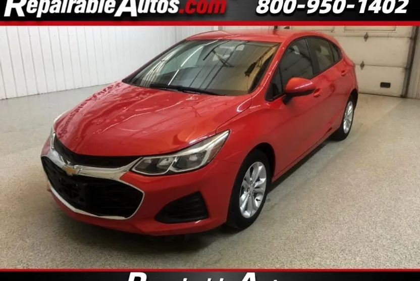 2019 Chevrolet Cruze LS photo 1