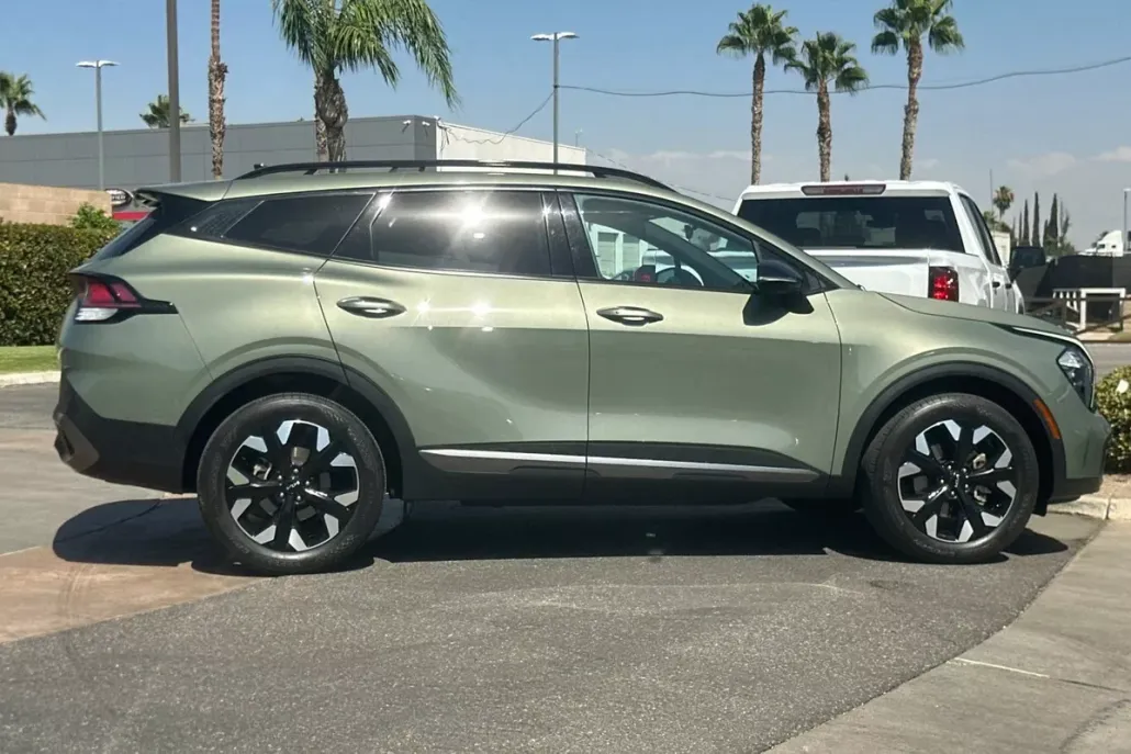 2023 Kia Sportage X-Line photo 1