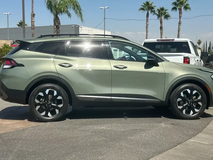 2023 Kia Sportage X-Line photo 1