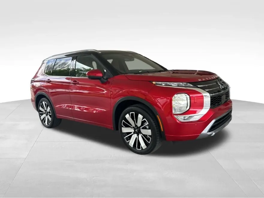2025 Mitsubishi Outlander SEL photo 1