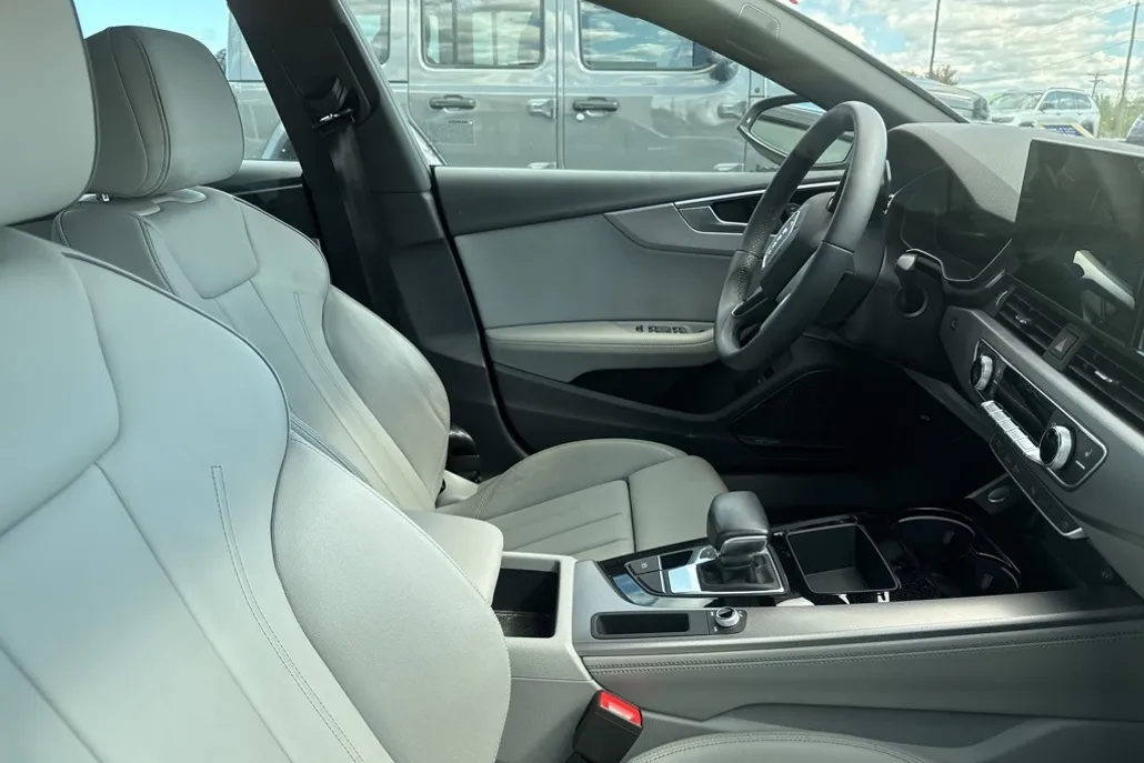 2022 Audi A5 Premium Plus 45 TFSI S line Quattro photo 1
