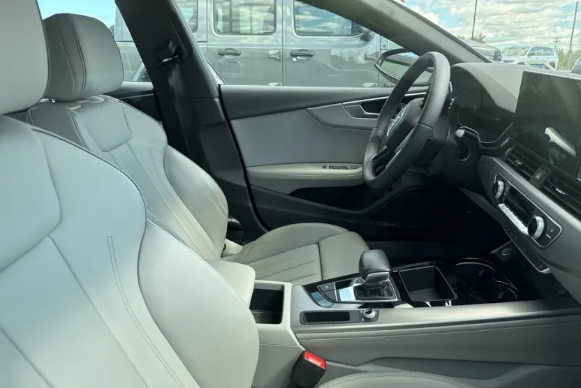 2022 Audi A5 Premium Plus 45 TFSI S line Quattro photo 1