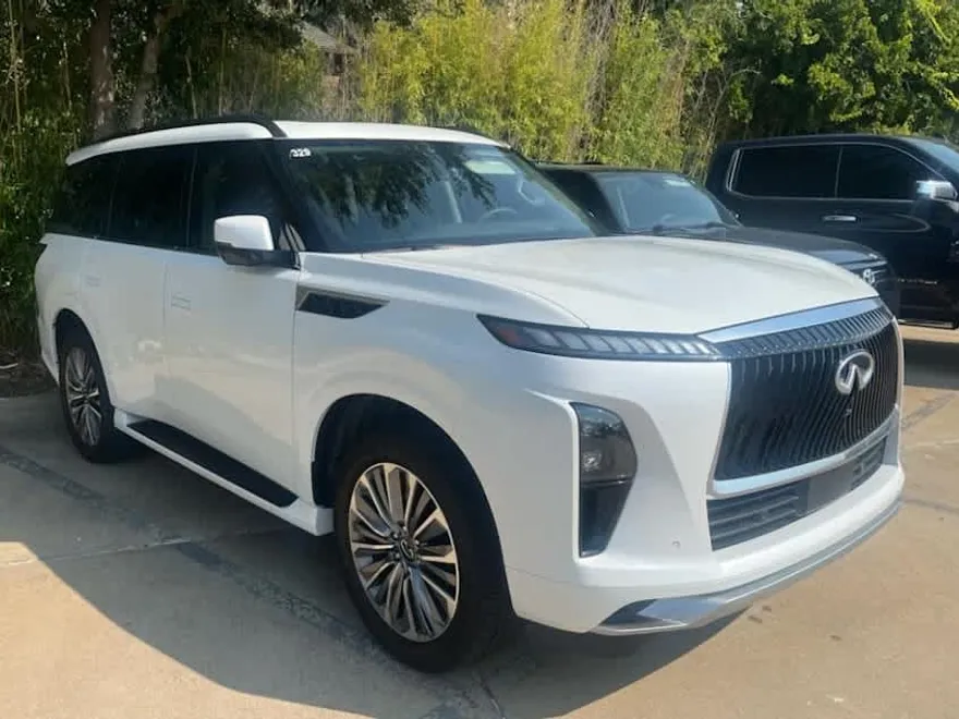 2025 Infiniti QX80 Luxe photo 1