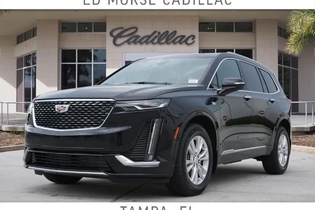 2025 Cadillac XT6 Luxury photo 1