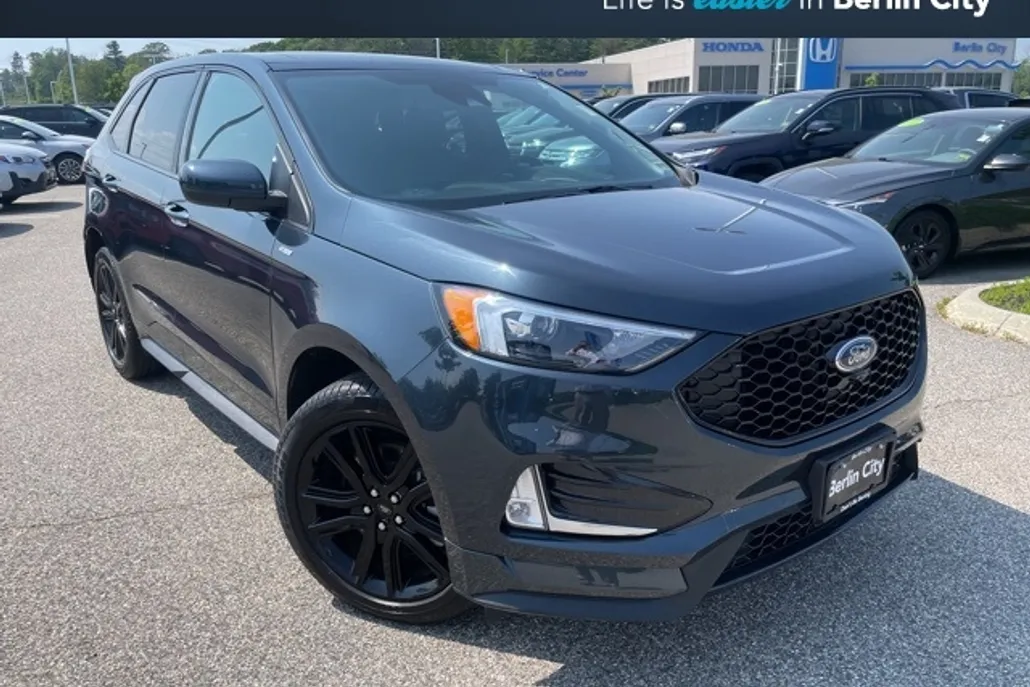 2022 Ford Edge ST photo 1