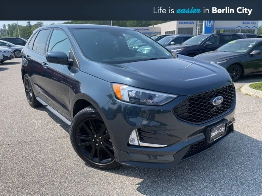 2022 Ford Edge ST photo 1