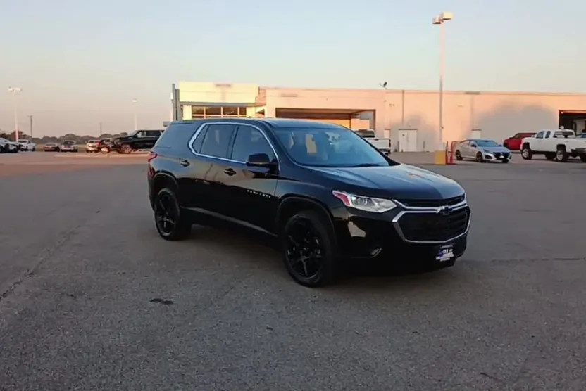 2020 Chevrolet Traverse LS photo 1