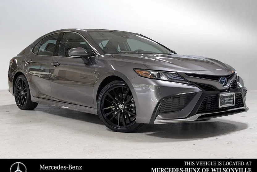 2024 Toyota Camry Hybrid XSE photo 1