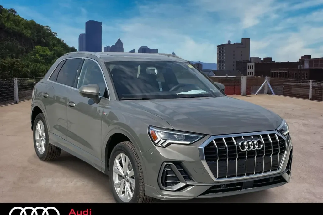 2025 Audi Q3 Premium S line 45 TFSI photo 1
