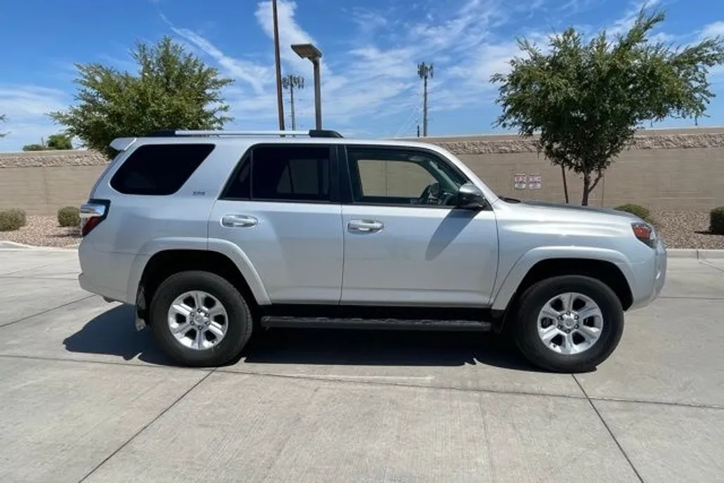2024 Toyota 4Runner SR5 photo 1