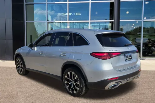 2026 Mercedes Benz GLC 350e 4MATIC photo 3