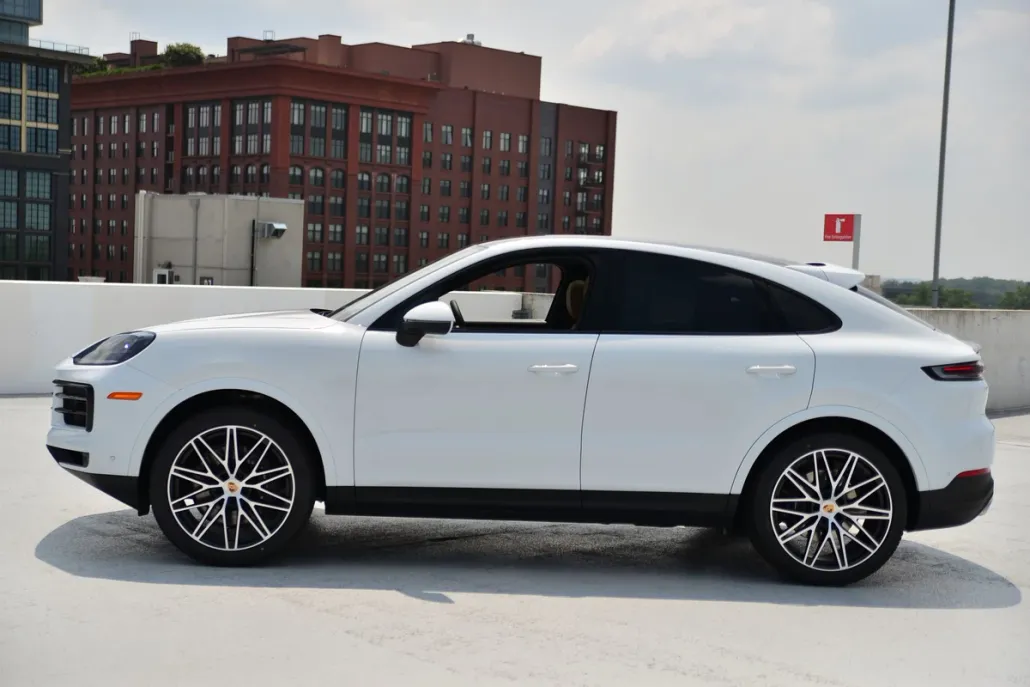 2026 Porsche Cayenne Coupe photo 1