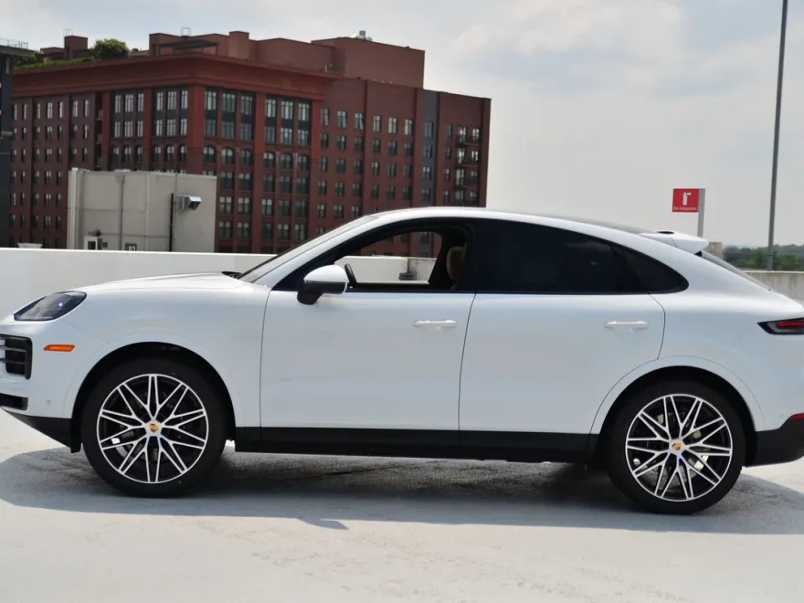 2026 Porsche Cayenne Coupe photo 1