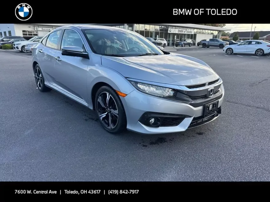 2016 Honda Civic Touring photo 1