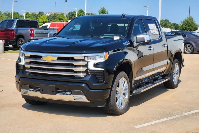 2025 Chevrolet Silverado 1500 High Country photo 1