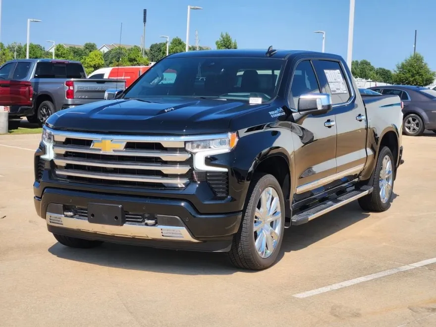 2025 Chevrolet Silverado 1500 High Country photo 1
