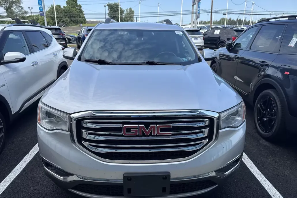 2017 Gmc Acadia SLE photo 1