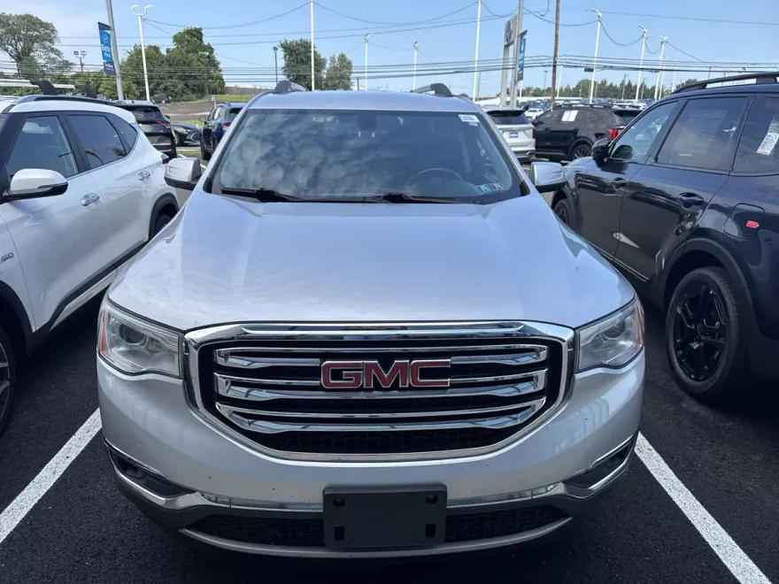 2017 Gmc Acadia SLE photo 1