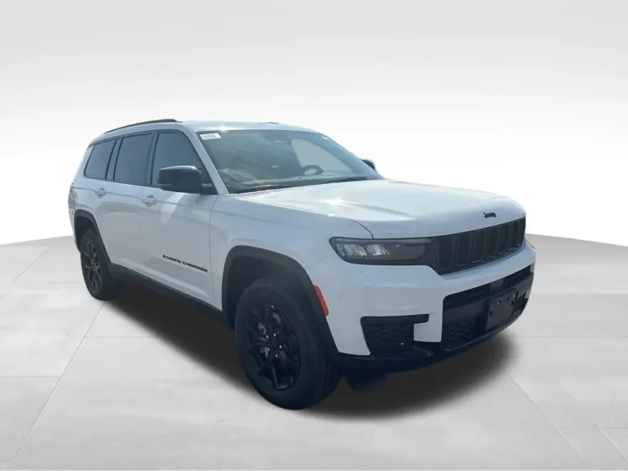 2025 Jeep Grand Cherokee Altitude photo 1