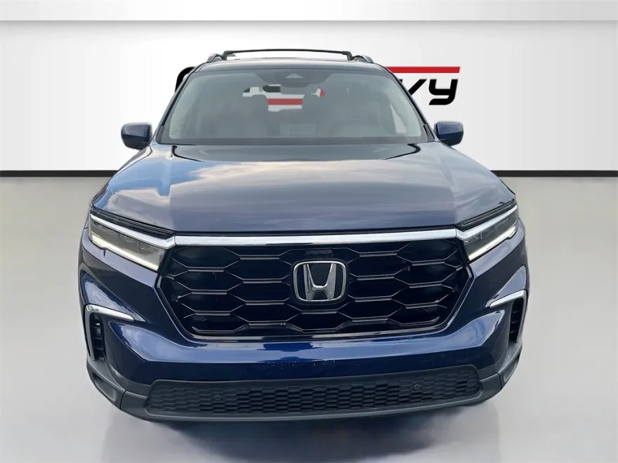 2023 Honda Pilot Touring photo 1