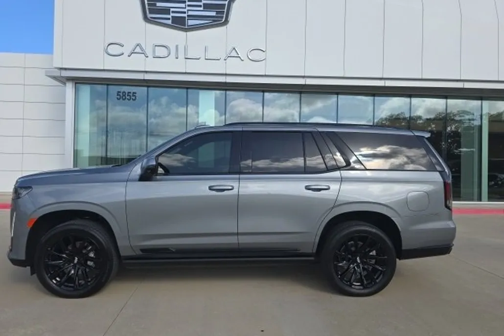 2023 Cadillac Escalade Sport photo 1