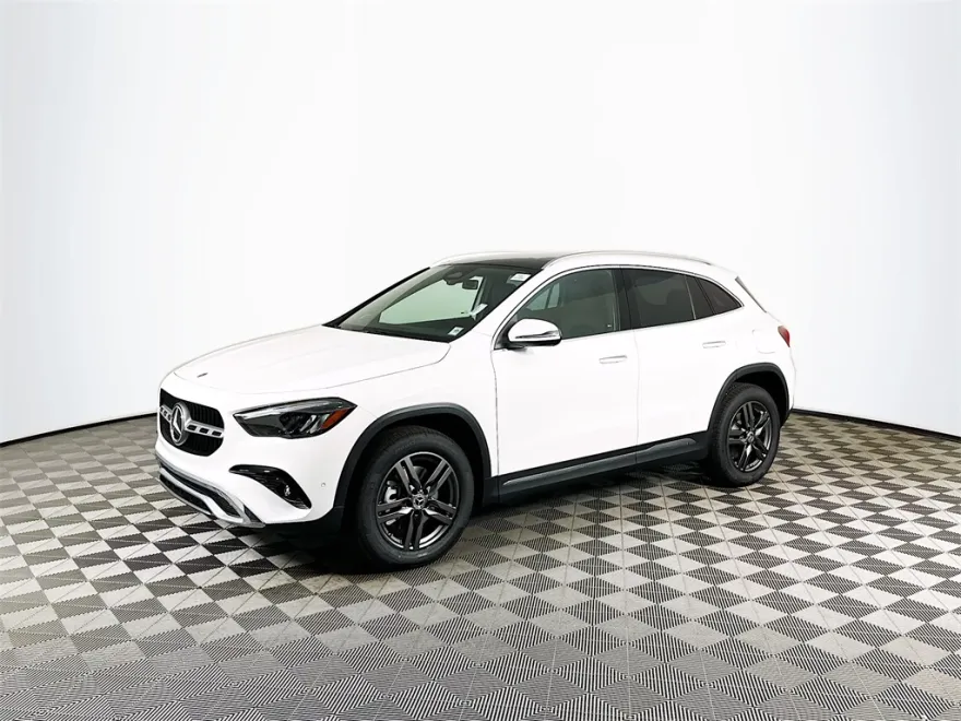2026 Mercedes Benz GLA 250 4MATIC photo 1