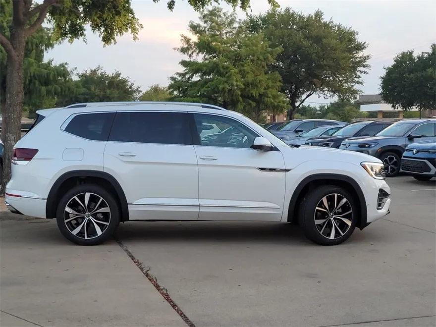 2026 Volkswagen Atlas SEL Premium R-Line photo 1