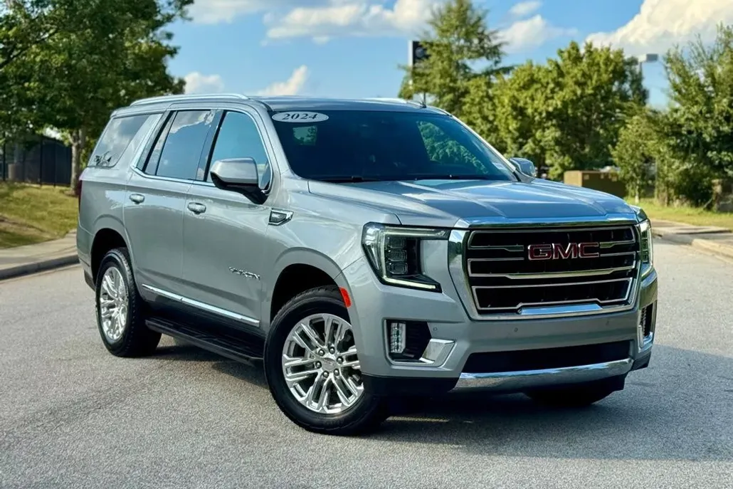 2024 Gmc Yukon SLT photo 1