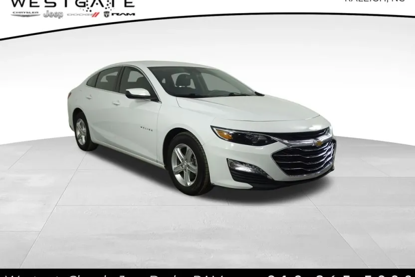 2024 Chevrolet Malibu 1LT photo 1