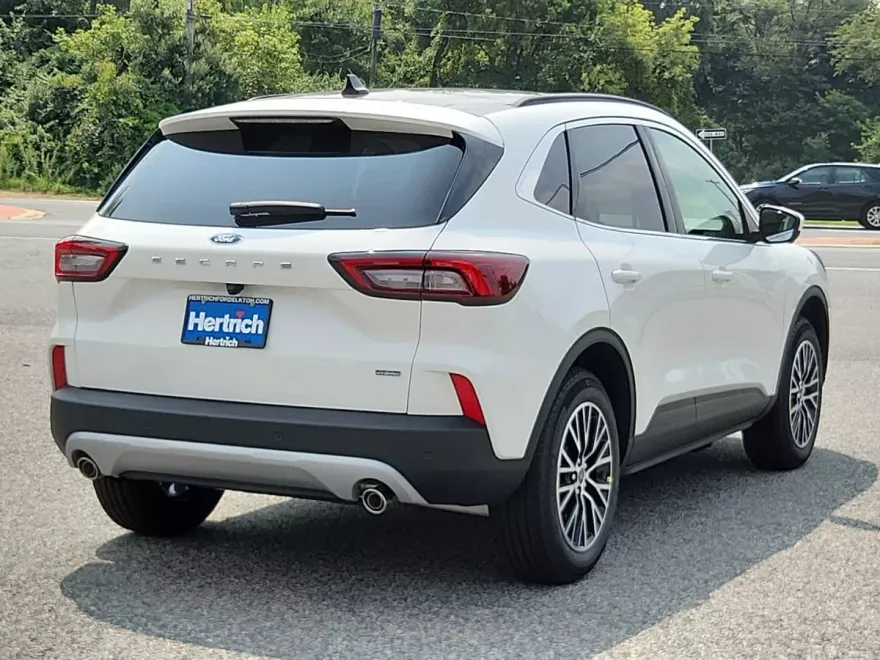 2025 Ford Escape Plug-In Hybrid photo 1