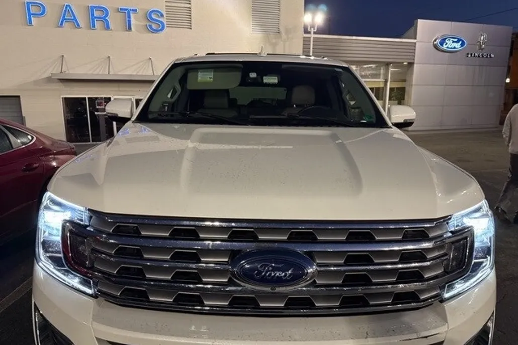 2021 Ford Expedition MAX Limited photo 1