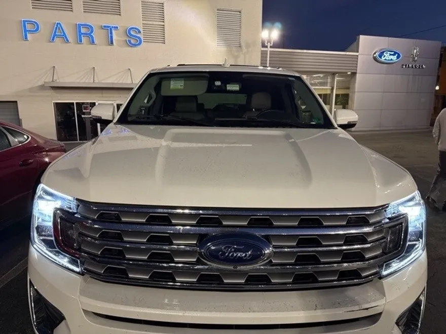 2021 Ford Expedition MAX Limited photo 1