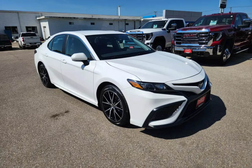 2023 Toyota Camry SE photo 1