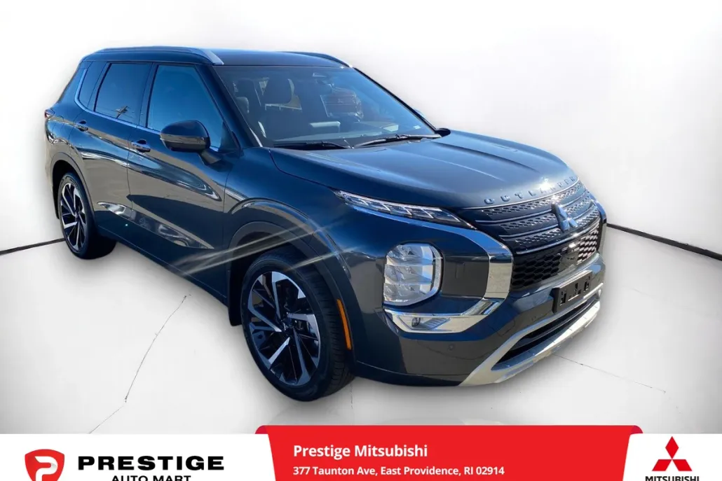 2024 Mitsubishi Outlander SEL photo 1