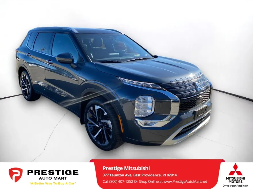 2024 Mitsubishi Outlander SEL photo 1