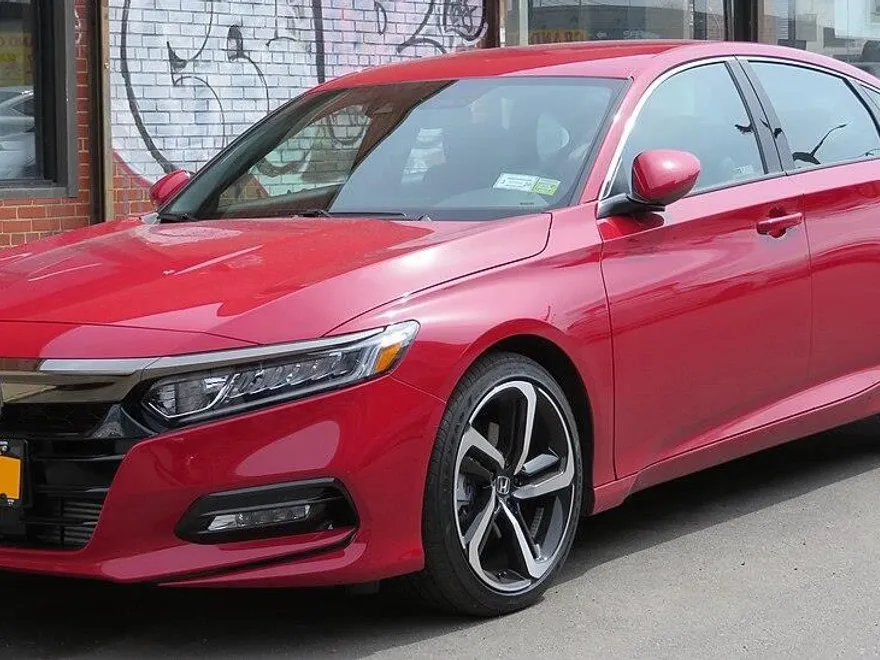 2018 Honda Accord Touring 1.5T photo 1